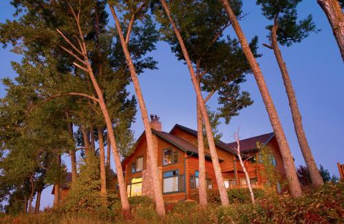 Castle Danger Resort | Grand Superior Lodge
