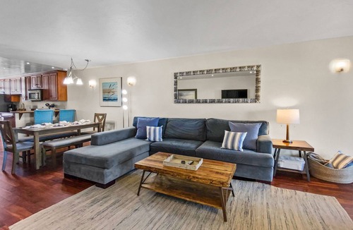 Mission Beach Condo | Ground-Floor Beachfront Home w/Deck, Gas Grill, Electric Fireplace, Washer/Dryer
