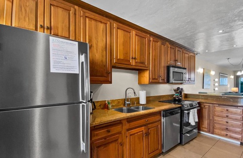 Mission Beach Condo | Ground-Floor Beachfront Home w/Deck, Gas Grill, Electric Fireplace, Washer/Dryer