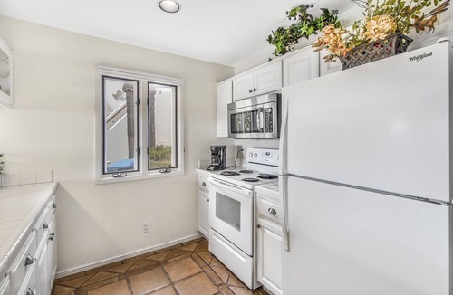 Avalon Condo | H1063: 2B 2B Villa + No Steps + OCEAN VIEWS + Cart + Fireplace