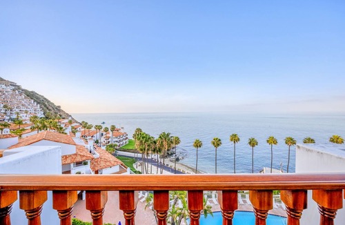 Avalon Condo | H157: Bright Villa, Sweeping Ocean Views, Golf Cart, WIFI