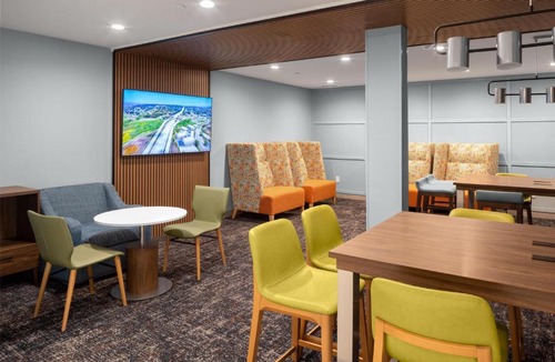 Midway District Hotel | Hampton Inn & Suites by Hilton San Diego SeaWorld Near Old Town