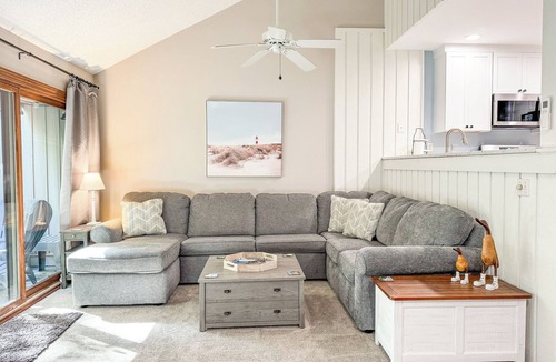 Harbor Springs House | Harbor Cove #45 – Modern Comfort Near the Shore