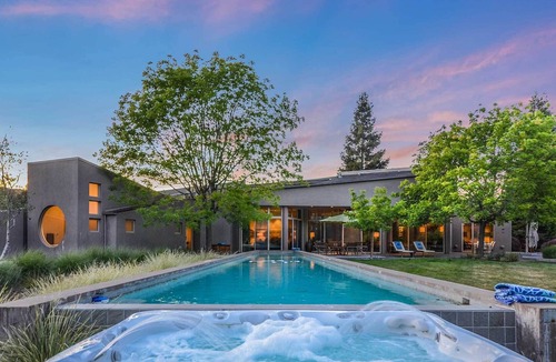 Healdsburg Villa | Healdsburg exclusive - Golden Retreat