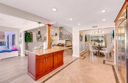 East Side Costa Mesa House | Heated Pool, 5 mins to South Coast Plaza, SA4