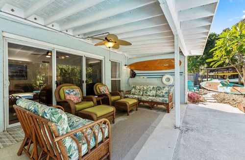 Cocoa Isles House | Heated Pool-Walk to Beach-Bikes-Beach Gear