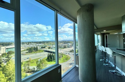 Wilburton Apartment | high rise - 1BR Experience: Modern,LivingPool+Gym
