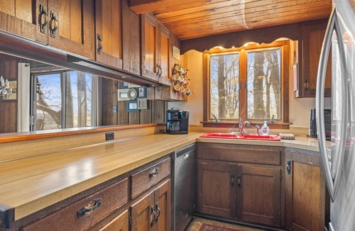 Bellaire House | Hillside Chalet at top of Schuss