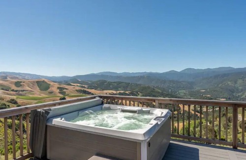 Carmel Valley House | Hilltop Villa with Panoramic Views of Carmel Valley, 30 days