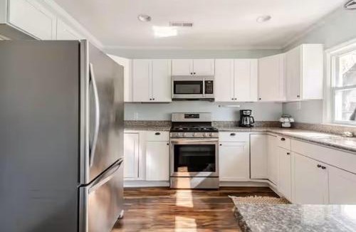 South Belmont House | Historic Belmont Home - Short Term or Monthly Stays - Extended Work Trips