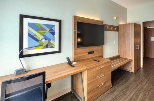 Wilmore Hotel | Holiday Inn Express & Suites - Charlotte - South End by IHG