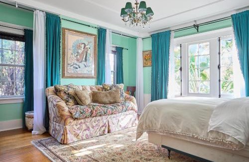 Los Angeles House | Hollywood Home - Close to Griffith Observatory & Walk Of Fame