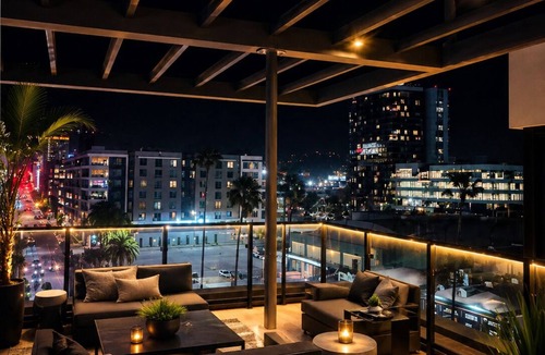 Hollywood Condo | Hollywood Penthouse Pool View Iconic Hollywood Sign View Free Parking
