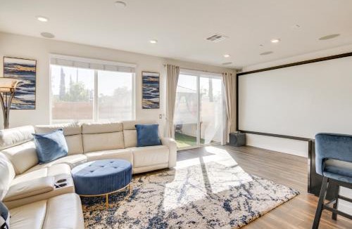 San Fernando House | Home Theater System & Gazebo: Los Angeles Getaway!