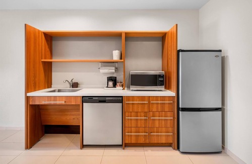 Executive Park Hotel | Home2 Suites by Hilton Charlotte Airport