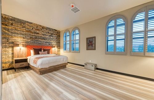 Newhall Hotel | Hotel Lexen Santa Clarita Valencia Near Six Flags