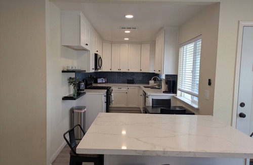 El Cajon House | House on big lot with deck, front yard, medium term