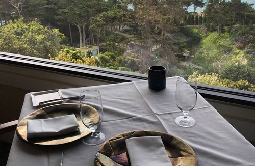 Carmel Highlands Condo | Indulge yourself in a spectaclar 2 bedroom unit at the Hyatt Highlands Inn.