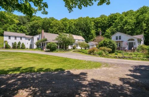 East Chatham Bed & Breakfast | Inn at Silver Maple Farm