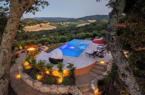 Paso Robles House | Italian Villa w/Spectacular Views, Infinity Pool, Hot Tub & Gourmet Kitchen.