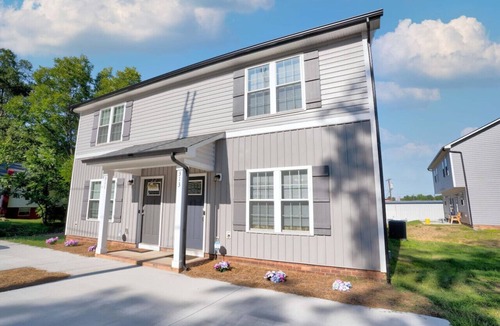 Kannapolis House | Kannapolis Elegant Townhouse (Right Side - duplex)