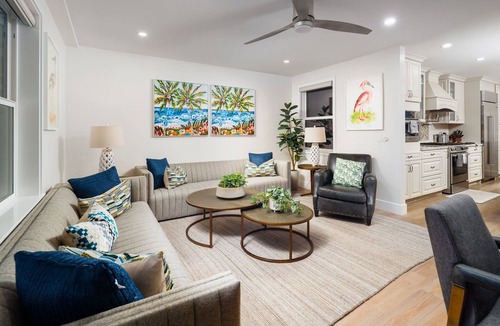 Beach Barber Tract House | La Jolla Panoramic Ocean Retreat with Rooftop