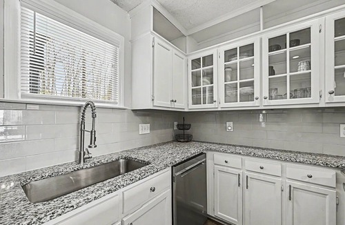 University Place Condo | Lake view 3-bedroom condo with AC near UNC in Charlotte. 5 minute walk to Lynx.