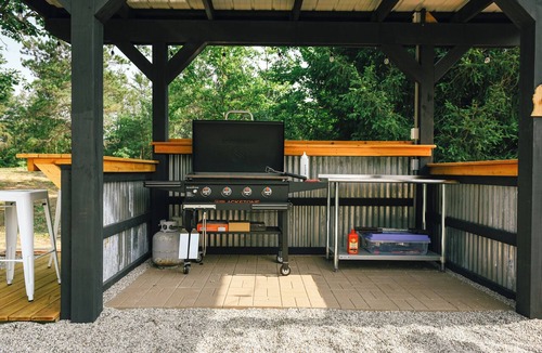 Luther Cabin | LakeEffectLodging-Cozy Cabin-ORV Trail Access