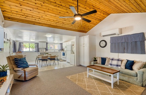 Clearlake Cabin | Lakefront Cabin on Silverado Beach