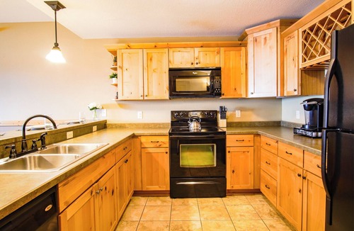 Two Harbors Condo | Lakefront Condo: Pool, Hot Tub, Deck, Fireplaces
