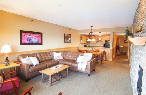Two Harbors Condo | Lakefront Condo: Pool, Hot Tub, Deck, Fireplaces
