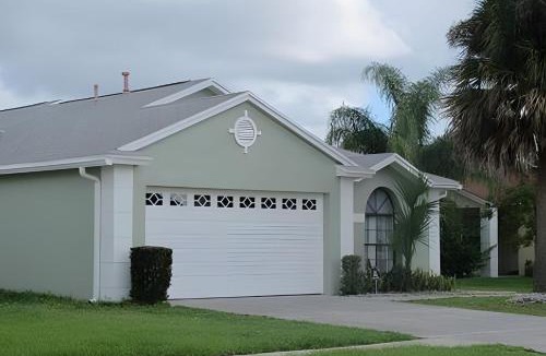 Indian Wells House | Lakeside View Pool Home, close to Disney, Malls