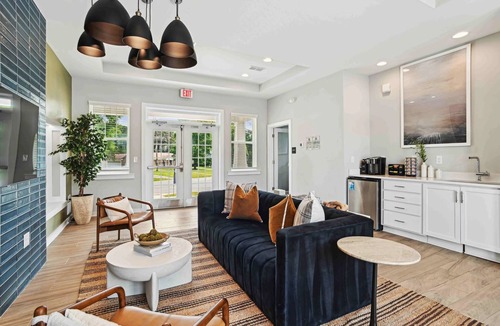 Newell Apartment | Landing | Beautiful 1BD, Courtyard, Gym