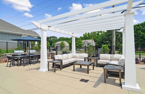 Newell Apartment | Landing | Beautiful 1BD, Courtyard, Gym
