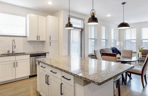Weston Apartment | Landing | Beautiful 2BD, Clubhouse, Gym
