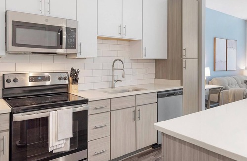 Charlotte Apartment | Landing | Chic 1BD, Pool, Gym