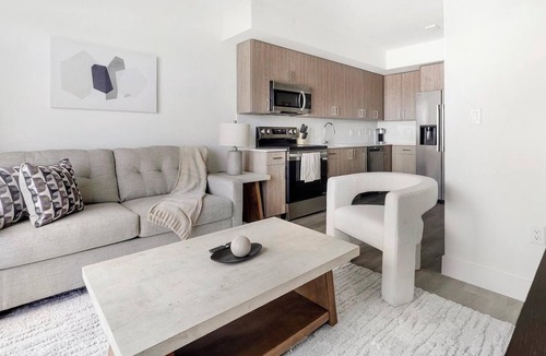 Hialeah Apartment | Landing | Incredible 2BD, Gym