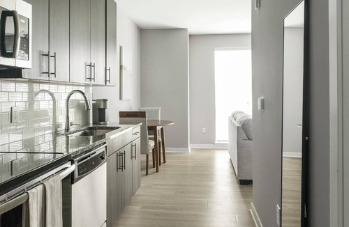 Optimist Park Apartment | Landing | Modern 1BD, Gym