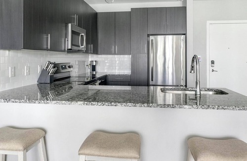 Optimist Park Apartment | Landing | Modern 1BD, Gym