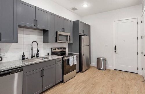 Denton Apartment | Landing | Modern 1BD, Gym, Pool