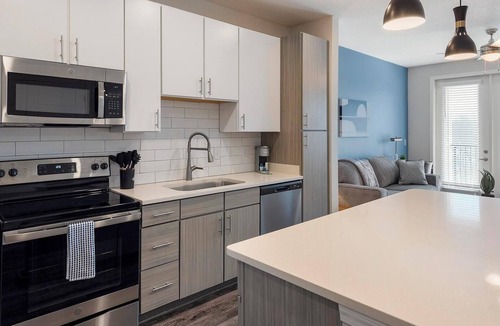 Charlotte Apartment | Landing | Modern 1BD, Yoga Studio, Pool