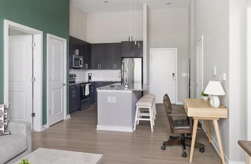 Optimist Park Apartment | Landing Modern 2BD Gym