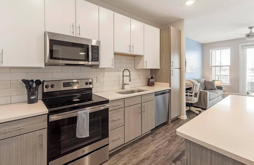 Charlotte Apartment | Landing | Stunning 1BD, Gym, Pool