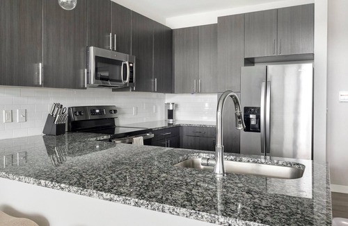 Optimist Park Apartment | Landing | Stylish 1BD, Gym