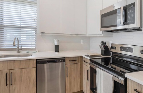 Celina Apartment | Landing | Stylish 2BD, Gym, Courtyard