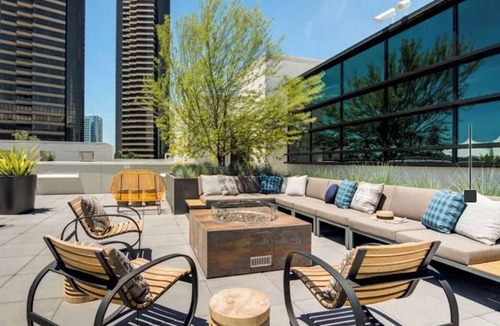 Pacific Terrace Apartment | Landing | Stylish Studio, Clubhouse, Pool
