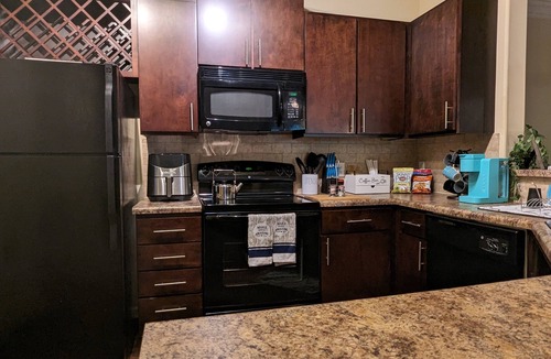 Executive Park Apartment | Last Minute Reservations Available -Book Today!nBuy Fri. & Sat. get Sunday Free!