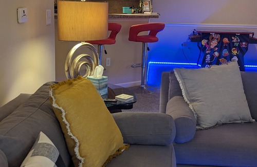 Executive Park Apartment | Last Minute Reservations Available -Book Today!nBuy Fri. & Sat. get Sunday Free!
