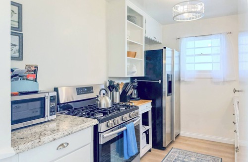 Pierpont Bay House | Later Gator Getaway 1 Bed 1 Bath 1015 Bath Ln Ventura