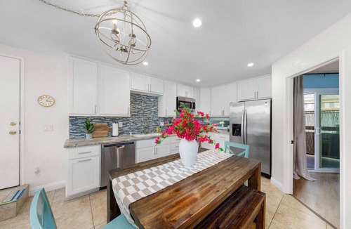 Mission Beach House | Location Location! Steps to beach, parking